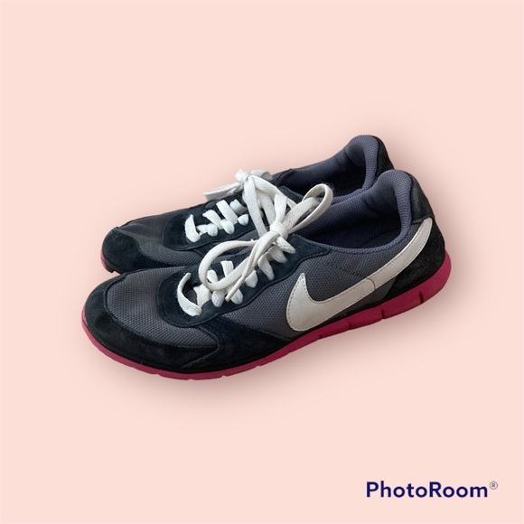 Nike Shoes - nike eclipse sneakers